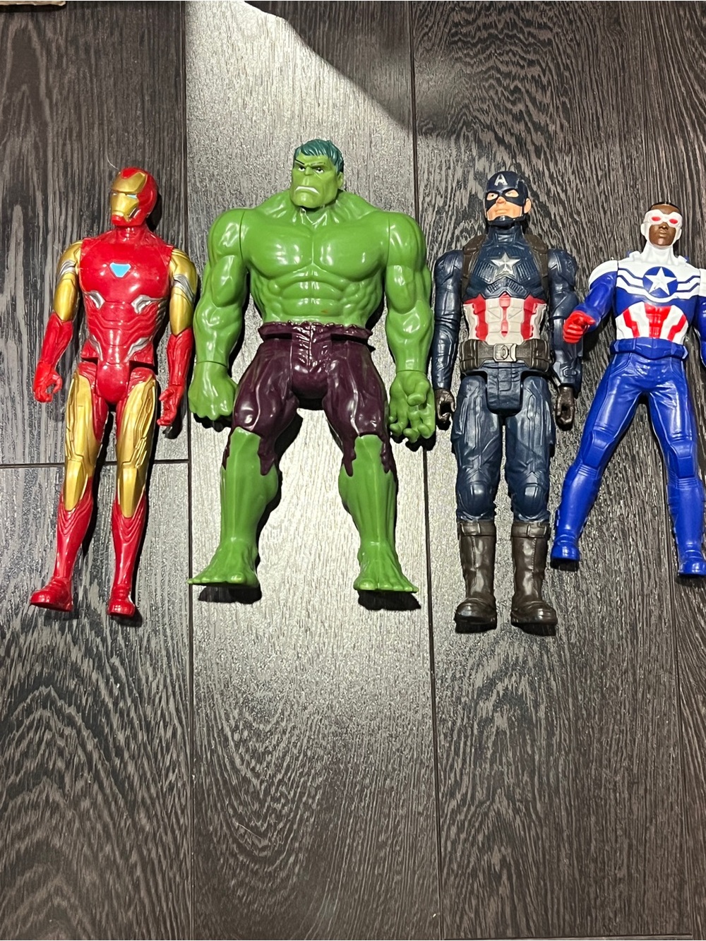 Marvel set of 4 figure 12” titans Hulk & Ironman & Captain America & Falcon